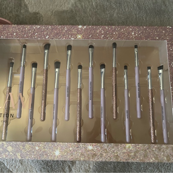 Makeup Glitz And Glam 26 Piece Essential Collection Poshmark